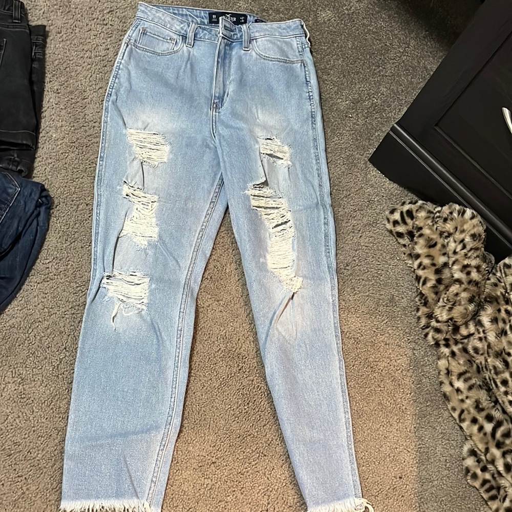 Hollister Ultra High Rise Mom Jean